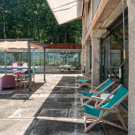 De Com Piscina Interior * Braga