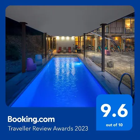 De Com Piscina Interior Hébergement de vacances